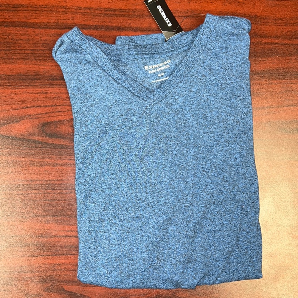 Blue spotted v neck